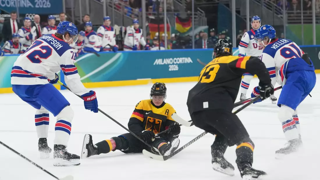Keine Chance gegen die USA: Das vermeintlich beste deutsche Eishockey-Team jemals funktioniert noch nicht. - Bild: Carolyn Kaster/AP/dpa