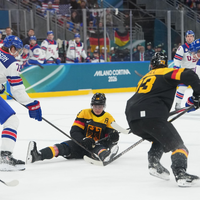 Keine Chance gegen die USA: Das vermeintlich beste deutsche Eishockey-Team jemals funktioniert noch nicht. - Foto: Carolyn Kaster/AP/dpa