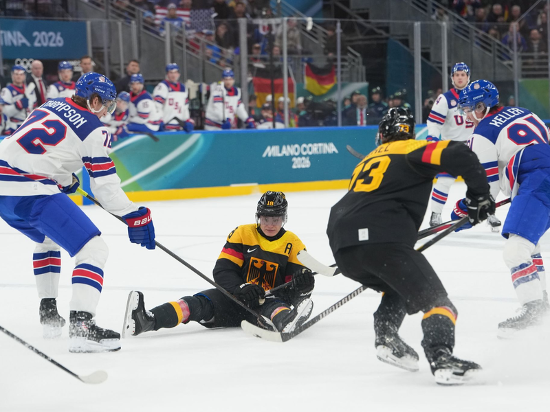 Keine Chance gegen die USA: Das vermeintlich beste deutsche Eishockey-Team jemals funktioniert noch nicht. - Foto: Carolyn Kaster/AP/dpa
