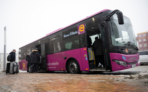 Auf vielen Strecken fahren die Ersatzbusse nun länger - solange, bis die Sanierung abgeschlossen ist. (Archivbild) - Foto: Philip Dulian/dpa