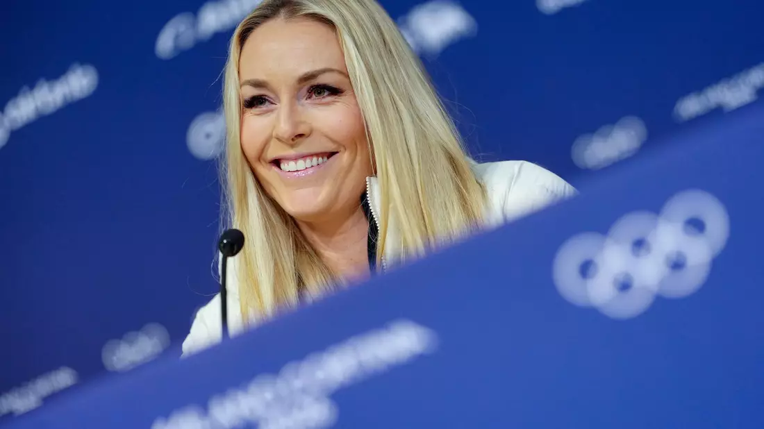 Plüschtier-Spende für Kinder: Lindsey Vonn verabschiedete sich mit einer kleinen Geste aus der Klinik. (Archivfoto) - Bild: Michael Kappeler/dpa