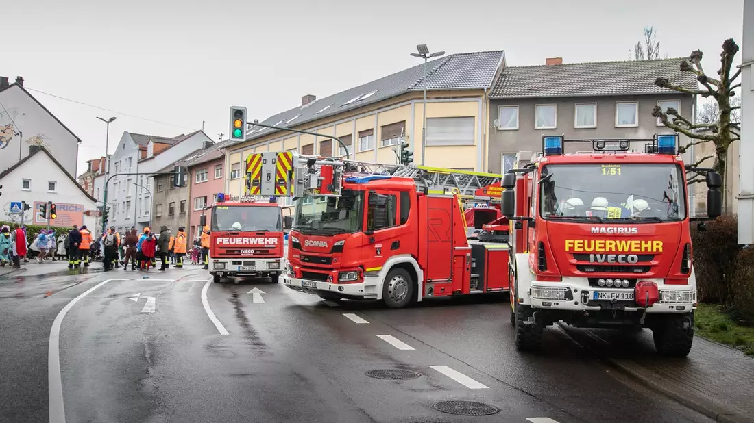 FW LK Neunkirchen: Neunkircher Feuerwehr auch an Rosenmontag im Einsatz - Bild: presseportal.de