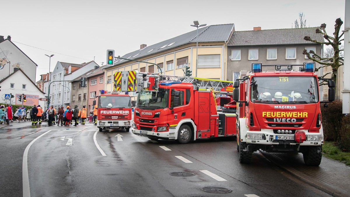 FW LK Neunkirchen: Neunkircher Feuerwehr auch an Rosenmontag im Einsatz - Foto: presseportal.de