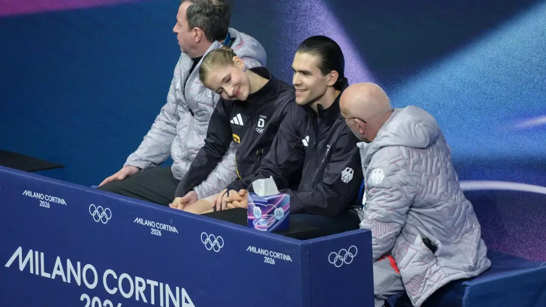 Für das deutsche Eiskunstlauf-Duo reichte es am Ende zu Bronze. - Bild: Peter Kneffel/dpa