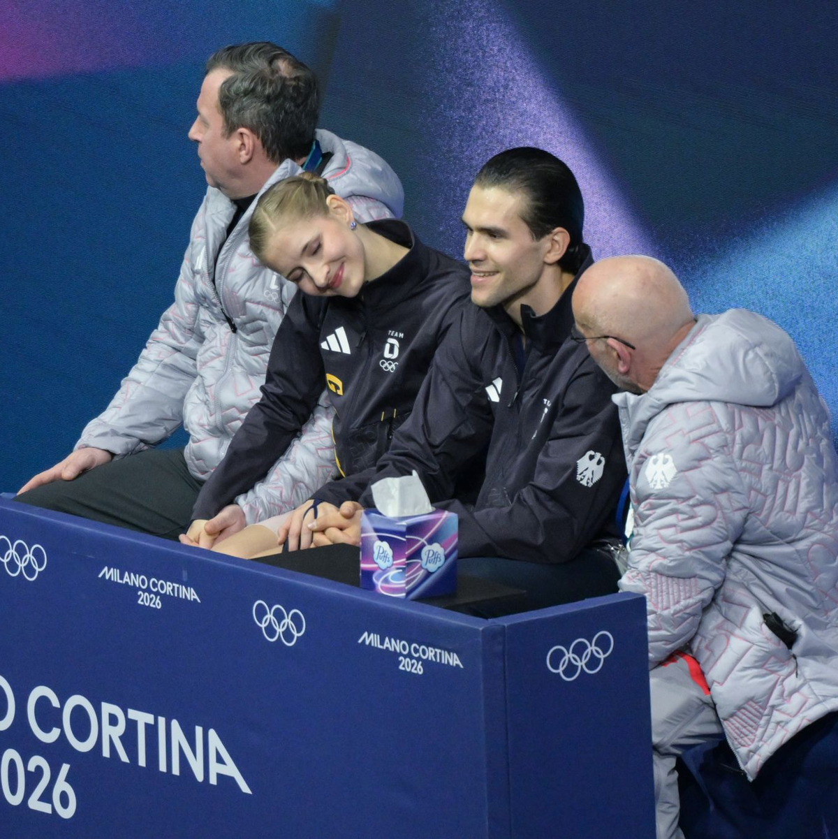 Für das deutsche Eiskunstlauf-Duo reichte es am Ende zu Bronze. - Foto: Peter Kneffel/dpa