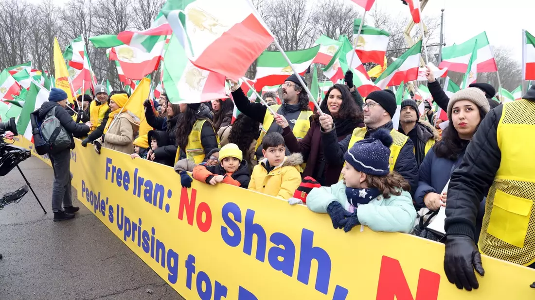 Von 15.000 bis 200.000: Große Kontroverse um die Iran-Demo in München - Bild: presseportal.de
