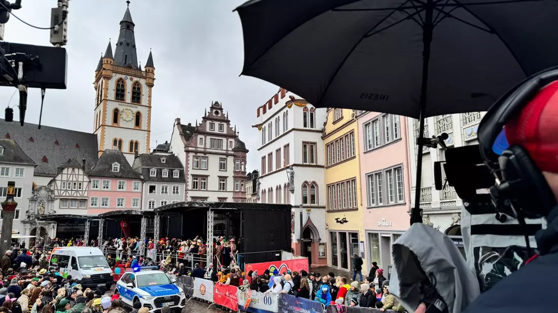 POL-PPTR: Friedlich und feierlustig: Das Rosenmontags-Fazit im Polizeipräsidium Trier - Bild: presseportal.de