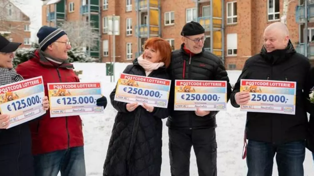 Glücksgefühle zum Valentinstag: Postcode Lotterie verteilt zwei Millionen Euro in Neustrelitz - Bild: presseportal.de
