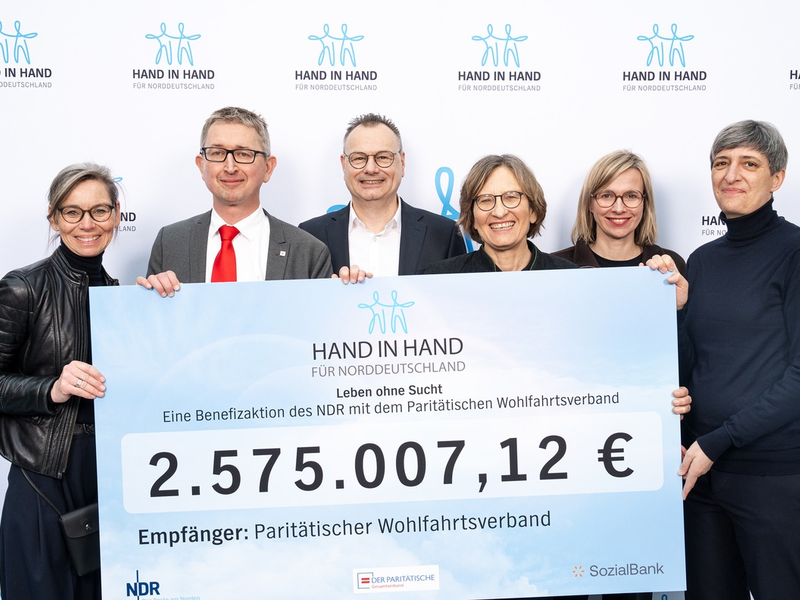 Rund 2.5 Millionen Euro für die Suchthilfe - NDR Benefizaktion Hand in Hand für Norddeutschland - Foto: presseportal.de