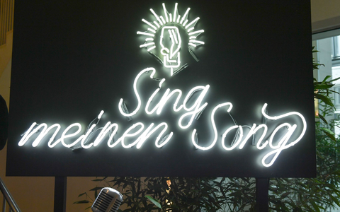 Der Sender Vox hält sich über die Teilnehmerliste bei «Sing meinen Song» bedeckt. (Archivbild) - Foto: Jens Kalaene/dpa-Zentralbild/dpa