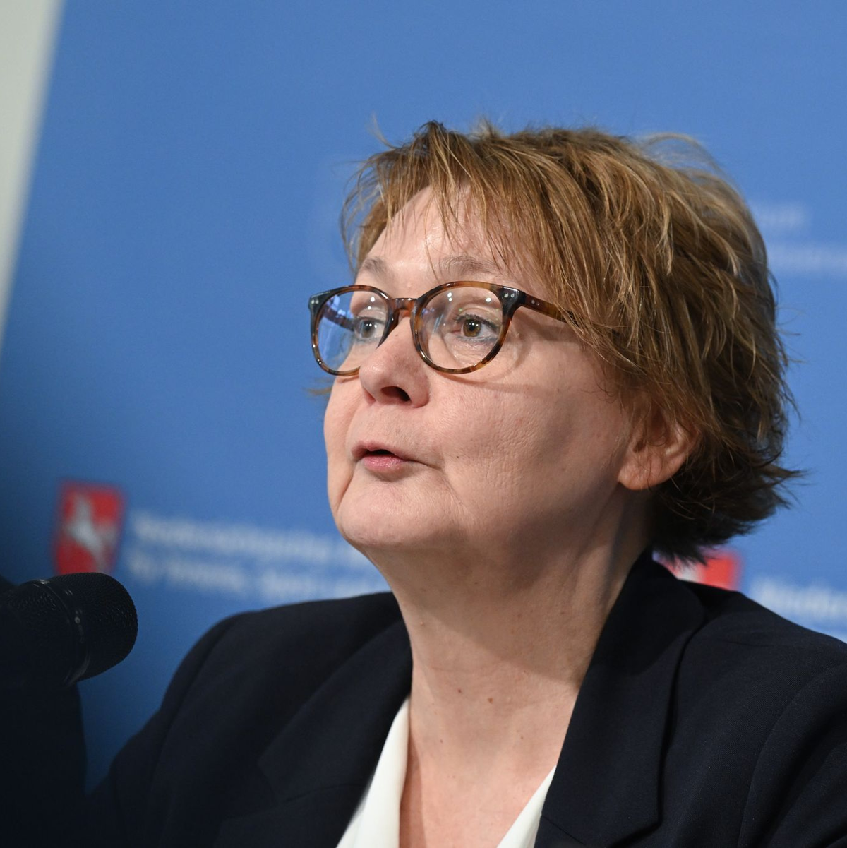 Niedersachsens Innenministerin Daniela Behrens sagt, die neue Einstufung ordne die AfD Niedersachsen dem rechtsextremistischen Spektrum zu. - Foto: Julian Stratenschulte/dpa