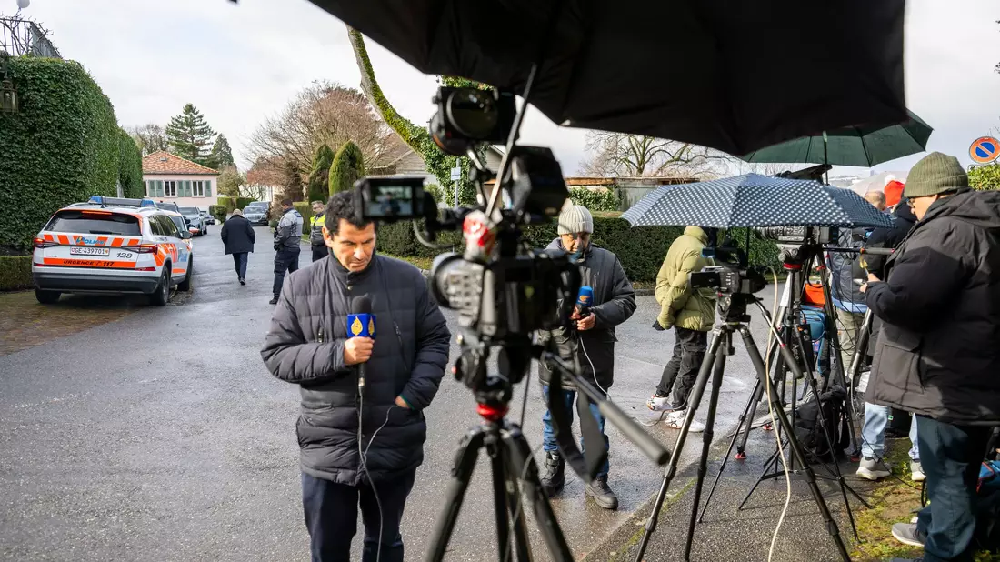 Mehr als drei Stunden verhandeln Vertreter aus Washington und Teheran. - Bild: Martial Trezzini/KEYSTONE/dpa