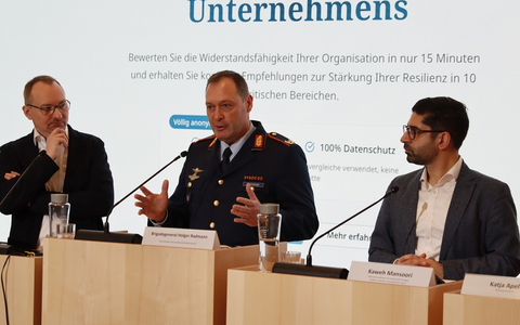 Bundeswehr unterstützt in Hessen bei Entwicklung der ersten KI-App zur Resilienz in der Wirtschaft - Foto: presseportal.de