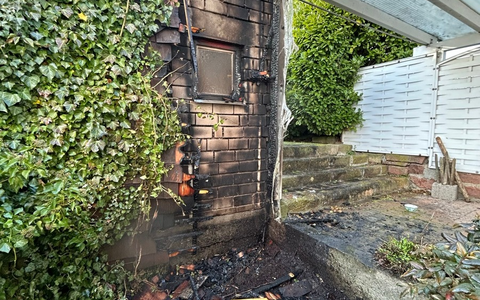 POL-PDLD: Brand an Nebengebäude - Foto: presseportal.de