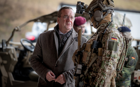 Verteidigungsminister besuchte das Kommando Spezialkräfte in Calw - Foto: presseportal.de