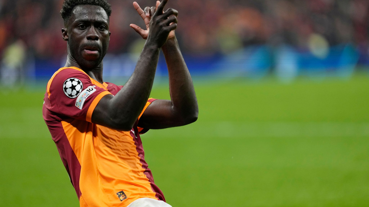 Davinson Sanchez brachte Galatasaray in der zweiten Halbzeit gegen Juventus Turin entscheidend in Führung. - Foto: Khalil Hamra/AP/dpa