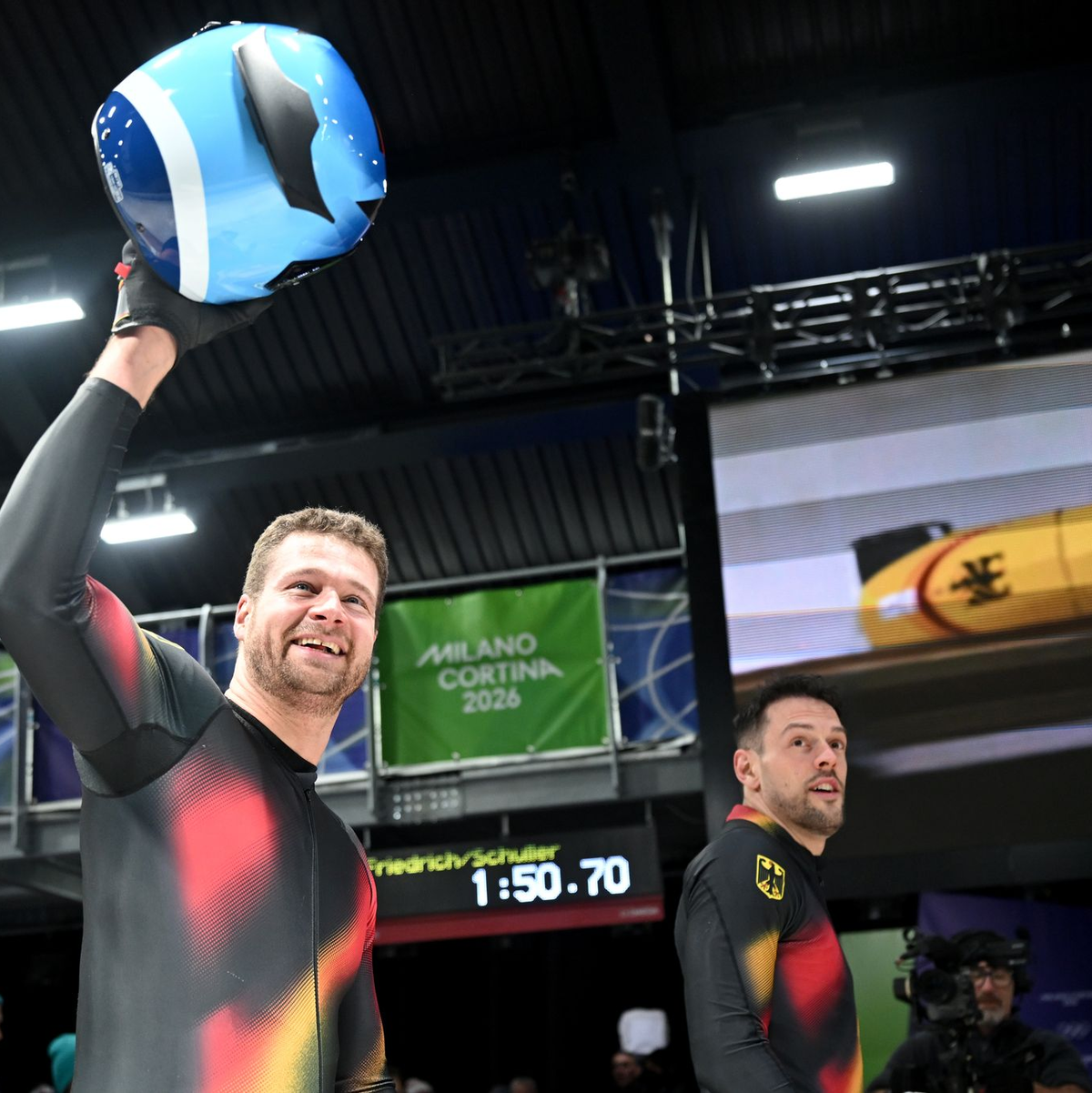 Johannes Lochner (l) und Georg Fleischhauer zeigten im Zweierbob eine starke Leistung.  - Foto: Robert Michael/dpa