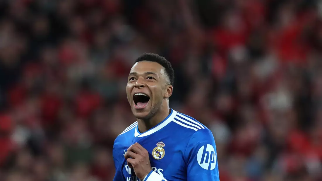 Superstar Kylian Mbappé feiert den Sieg von Real Madrid. - Bild: Pedro Rocha/AP/dpa