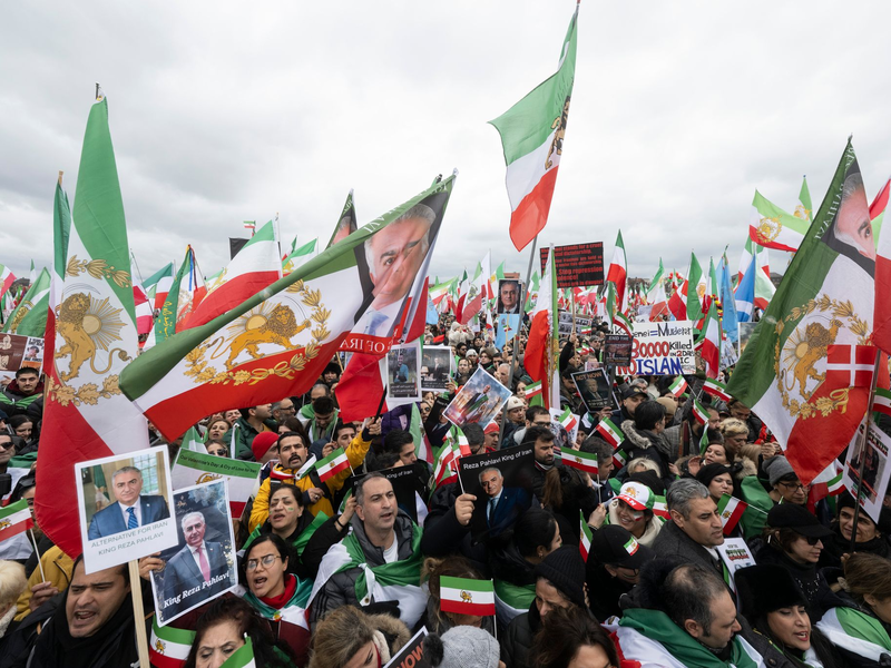 Eine Demonstration gegen Irans Führung in München sorgt für Spannungen. (Archivbild) - Foto: Marijan Murat/dpa