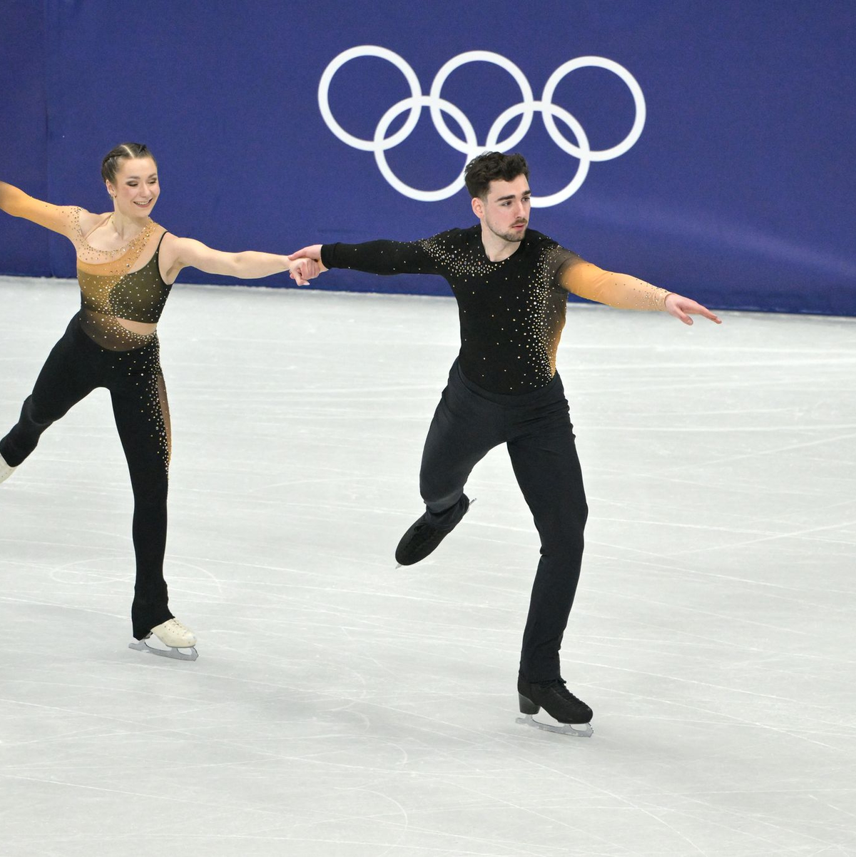 Annika Hocke und Robert Kunkel wurden im Paarlauf Zehnte. (Archivbild) - Foto: Peter Kneffel/dpa