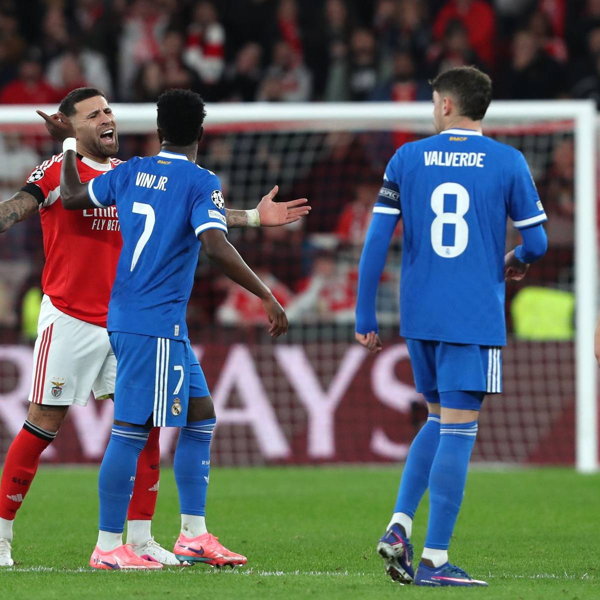 Vinicius Jr. (7) von Real Madrid erklärte, rassistisch beleidigt worden zu sein. - Foto: Pedro Rocha/AP/dpa