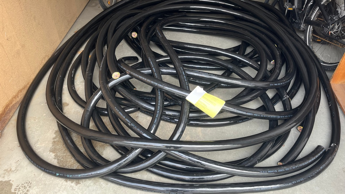 POL-CUX: Diebstahl von hochwertigen, massiven Kupferkabeln in Cuxhaven - Eigentümer und Zeugen gesucht (Foto im Anhang) - Foto: presseportal.de