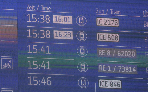 Anzeigetafel bei der Deutschen Bahn (Archiv) - Foto: via dts Nachrichtenagentur