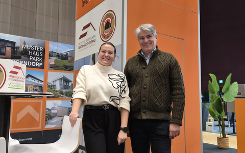 Gemeinsamer Messeautritt - Foto: Musterhauspark über pressetext.de