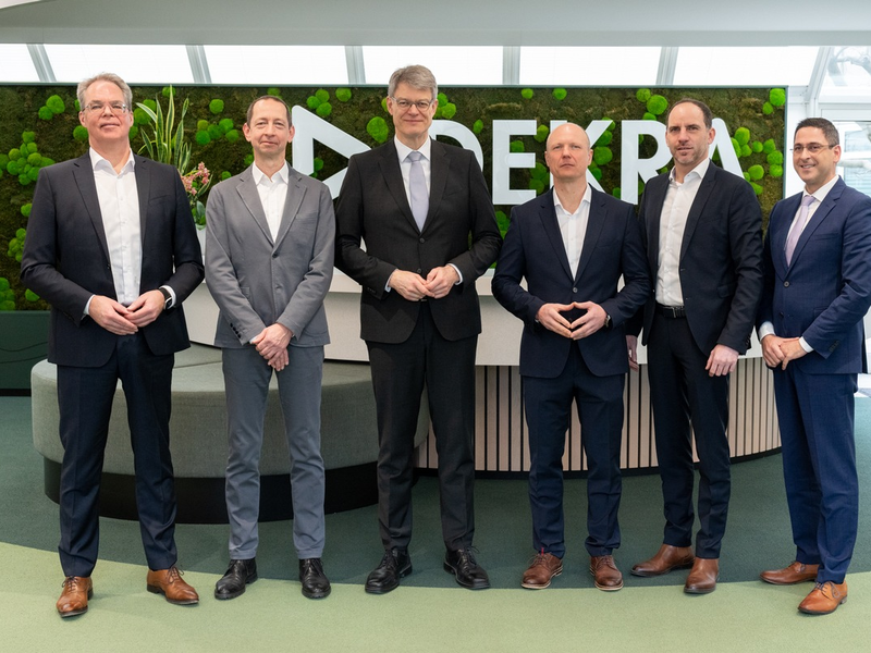 Hoher Besuch bei DEKRA: Gefragte Expertise rund um die sichere Mobilität von morgen / Verkehrsminister Patrick Schnieder in Stuttgart - Foto: presseportal.de