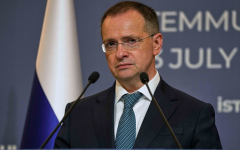 Wie zuvor in Istanbul, führt der russische Ex-Kulturminister Medinski auch in Genf die Moskauer Delegation. (Archivbild) - Foto: Emrah Gurel/AP/dpa