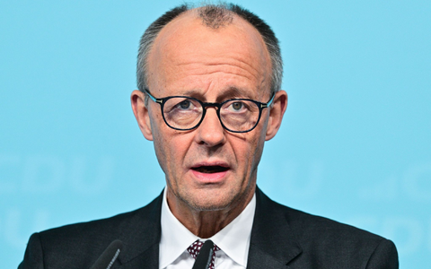 Merz befĂŒrwortet Social-Media-Verbot fĂŒr Kinder. (Archivbild) - Foto: Sebastian Christoph Gollnow/dpa Merz befĂŒrwortet Social-Media-Verbot fĂŒr Kinder. (Archivbild) - Foto: Sebastian Christoph Gollnow/dpa