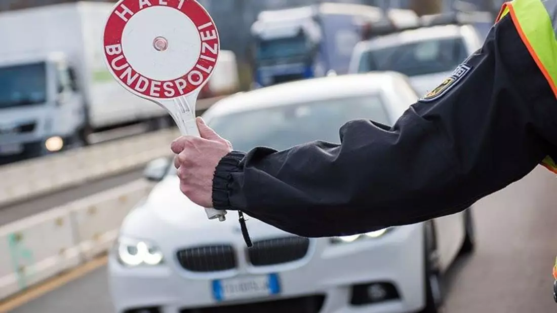 Bundespolizeidirektion München: Mehrere Fahndungserfolge bei Kontrollen im Grenzraum - Bild: presseportal.de