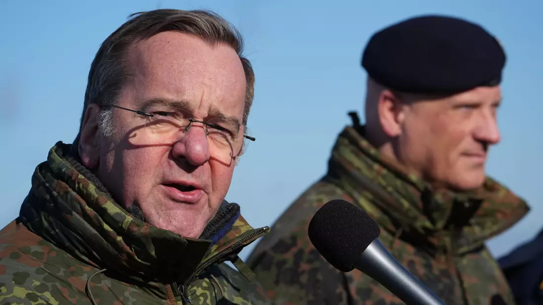 «Das Bündnis ist geschlossen, es ist handlungsfähig und handlungsbereit, es ist einsatzbereit und zugleich zeigt es, was die europäischen Partner innerhalb der Nato leisten», sagte Verteidigungsminister Boris Pistorius (SPD) als Beobachter der Übung.  - Bild: Marcus Brandt/dpa