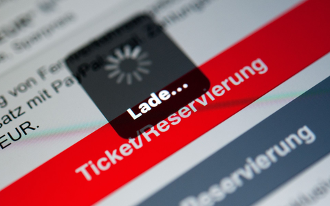 Die Bahn kämpfte erneut mit einer IT-Störung. (Symbolbild) - Foto: Sebastian Gollnow/dpa
