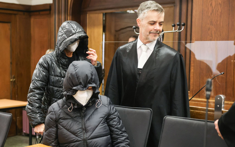 Verurteilte Lehrerinnen vor Gericht (Archivbild) - Foto: Oliver Berg/dpa