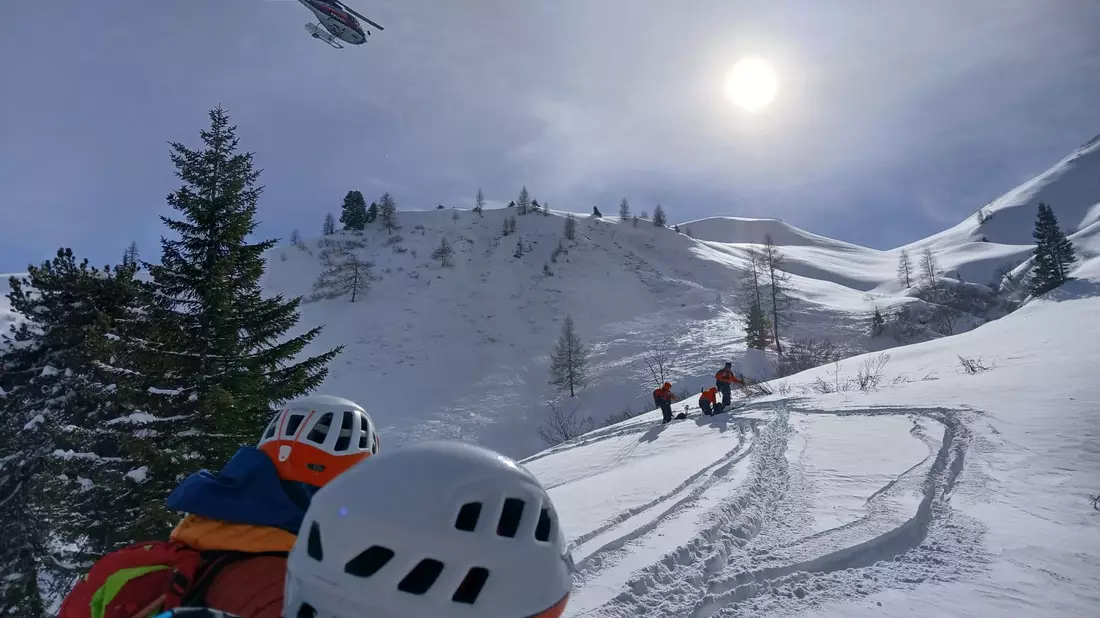 Zahlreiche Such- und Rettungseinsätze in Österreich. - Bild: -/BERGRETTUNG SALZBURG/APA/dpa