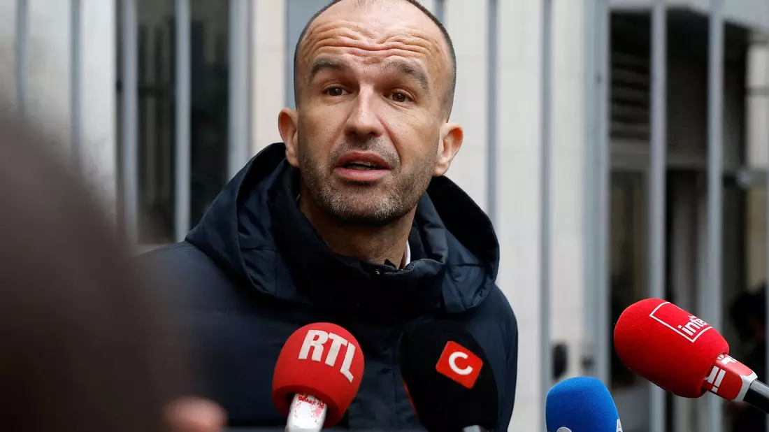 Die Linkspartei in Frankreich gerät nach dem gewaltsamen Tod eines rechten Aktivisten unter Druck. - Bild: Charlotte Siemon/AFP/dpa