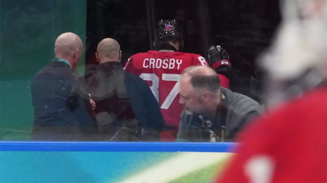 Kapitän Sidney Crosby ging vorzeitig verletzt in die Kabine. - Bild: Carolyn Kaster/AP/dpa