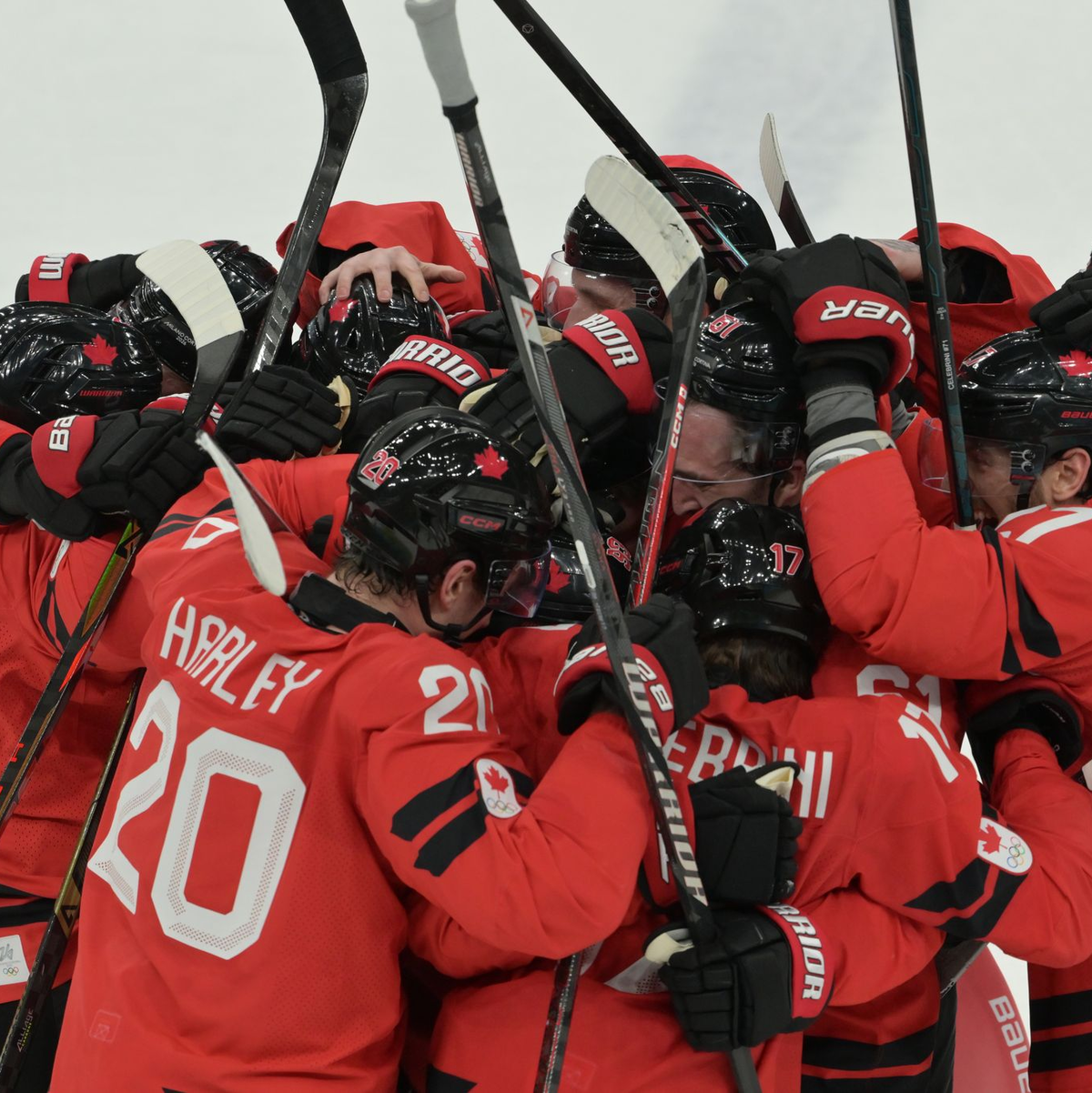 Top-Favorit Kanada rettete sich mit einem Sieg in der Overtime ins Halbfinale. - Foto: Peter Kneffel/dpa