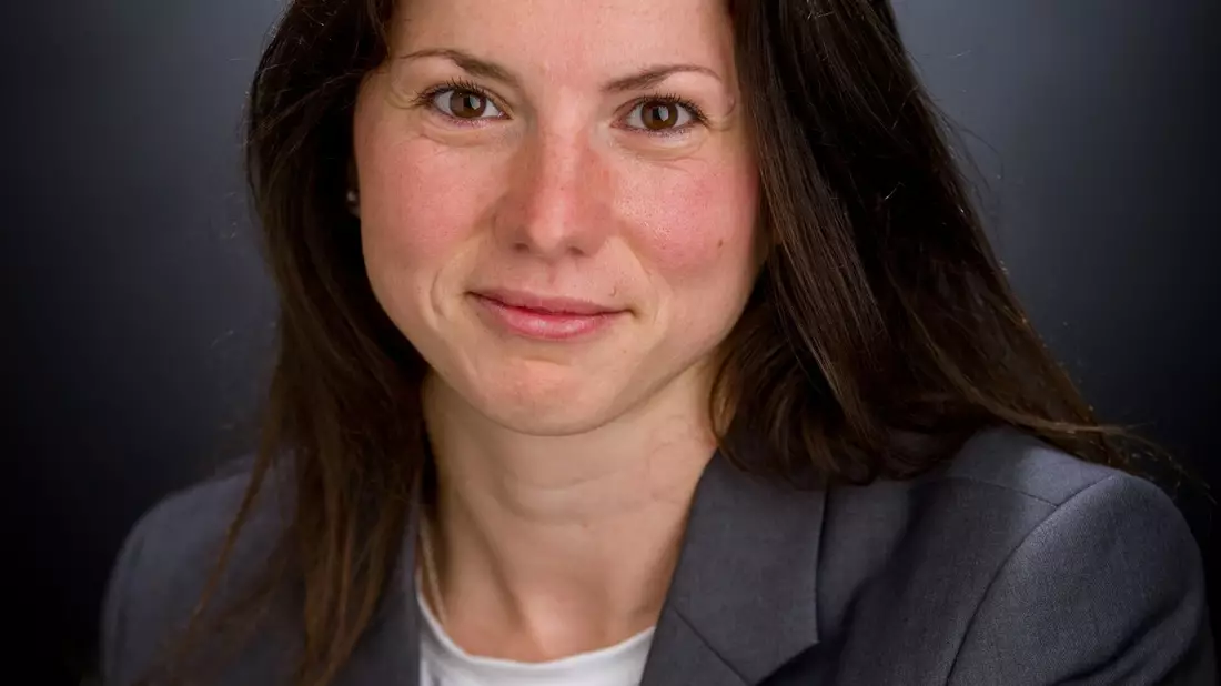 Nach Ansicht der Historikerin Katja Hoyer glaubten die Westdeutschen lange, dass mit der Bundesrepublik ein System geschaffen worden war, dass in alle Ewigkeit Bestand haben würde. (Archivbild) - Bild: Robert Hooper/Katja Hoyer/dpa