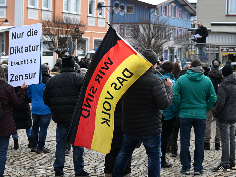 Viele in Ostdeutschland sind nicht zufrieden mit dem Funktionieren der Demokratie. (Archivbild) - Foto: Felix Kästle/dpa