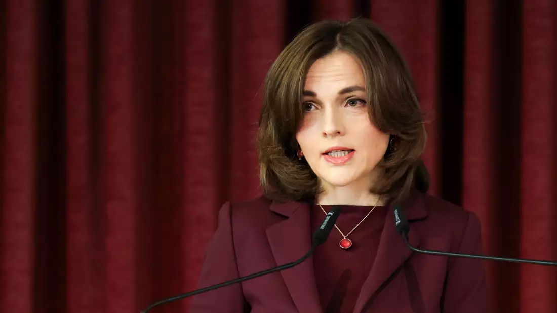Die Ostbeauftragte Elisabeth Kaiser sieht Veränderungsbereitschaft in Deutschland, aber sie sorgt sich um Ungleichheit und Demokratieskepsis. (Archivbild) - Bild: Jan Woitas/dpa