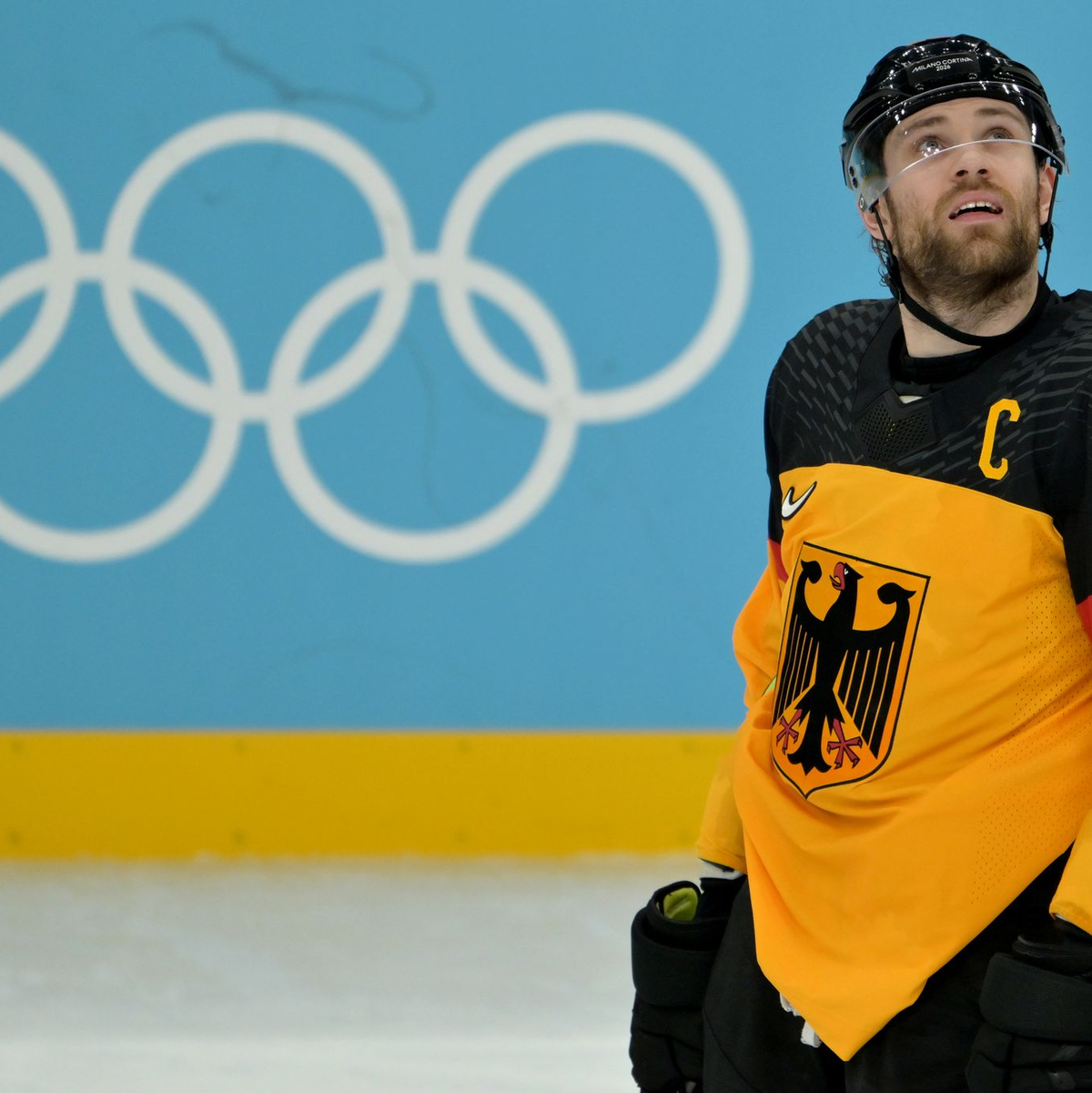 Deutschlands Eishockey-Männer um Kapitän Leon Draisaitl haben eine Olympia-Medaille verpasst.  - Foto: Peter Kneffel/dpa