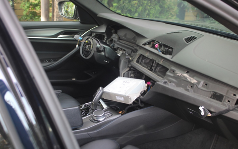 POL-RBK: Rösrath - Innenausstattung aus BMW ausgebaut - Foto: presseportal.de