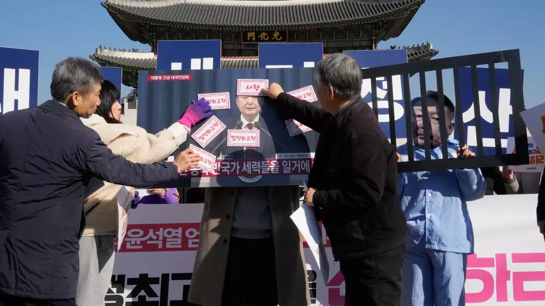 Andere Demonstranten forderten die Todesstrafe für den Ex-Präsidenten. - Bild: Ahn Young-joon/AP/dpa