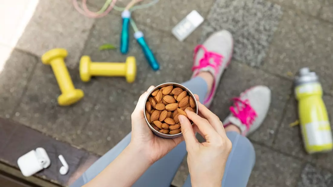 Reset, Move, Recover: Warum Mandeln der ideale Snack für einen aktiven Alltag sind - Bild: presseportal.de