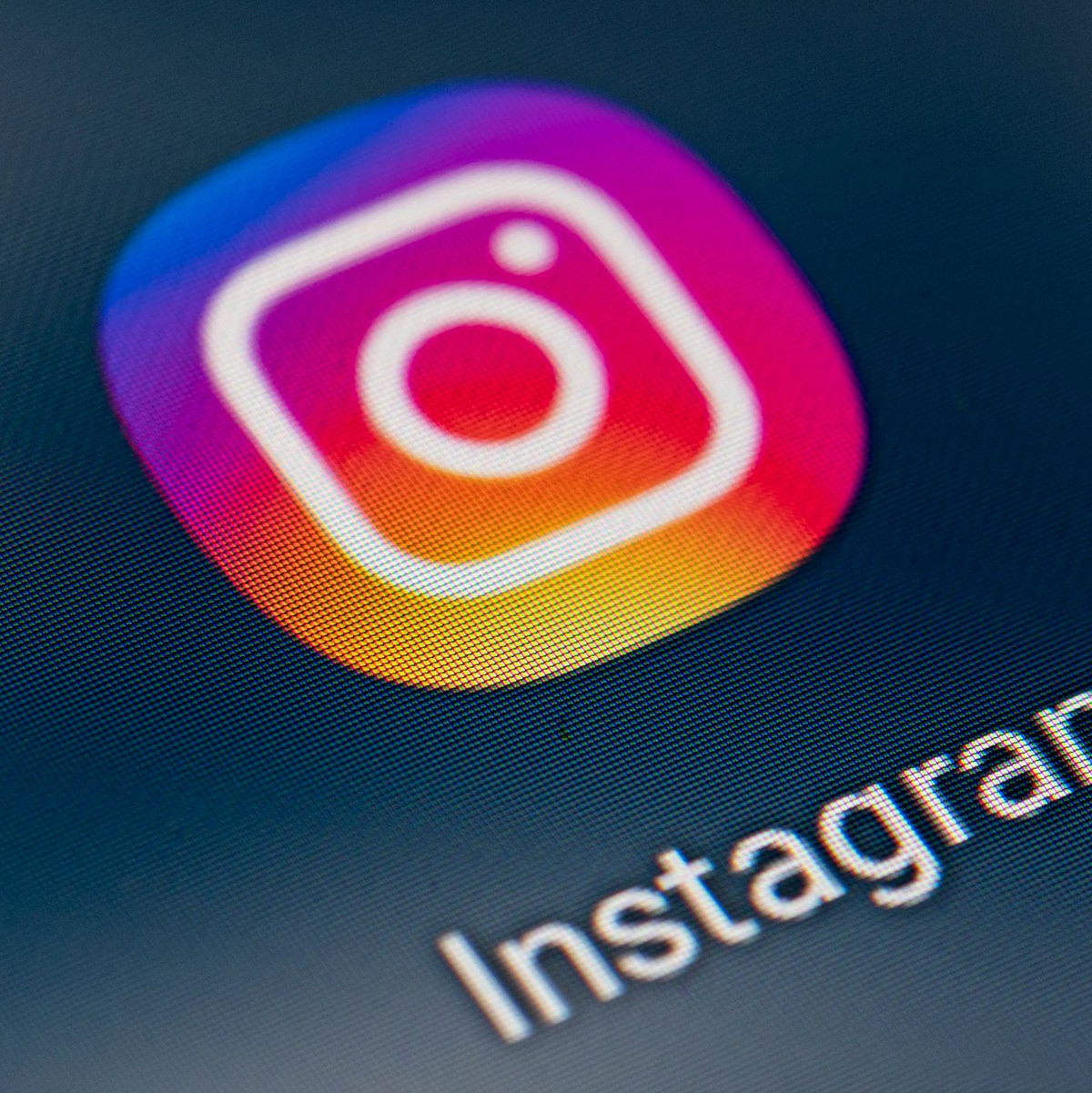 Instagram steht im Mittelpunkt eines US-Prozesses um das Suchtpotenzial sozialer Medien. (Symbolbild) - Foto: Fabian Sommer/dpa