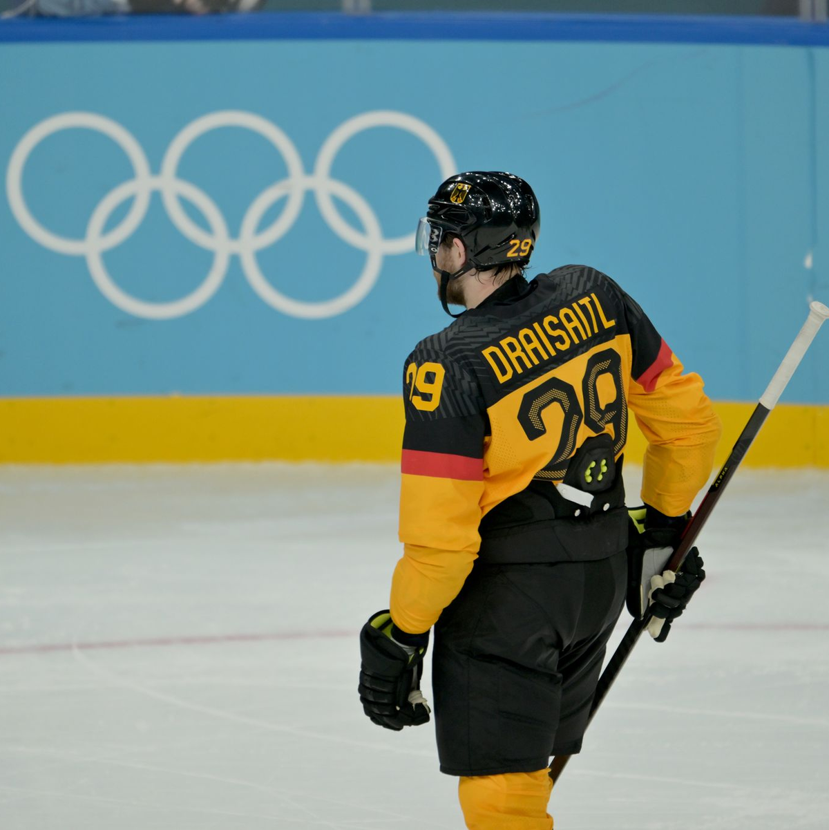 Superstar Leon Draisaitl verlässt die olympische Bühne - kommt er noch mal wieder?  - Foto: Peter Kneffel/dpa