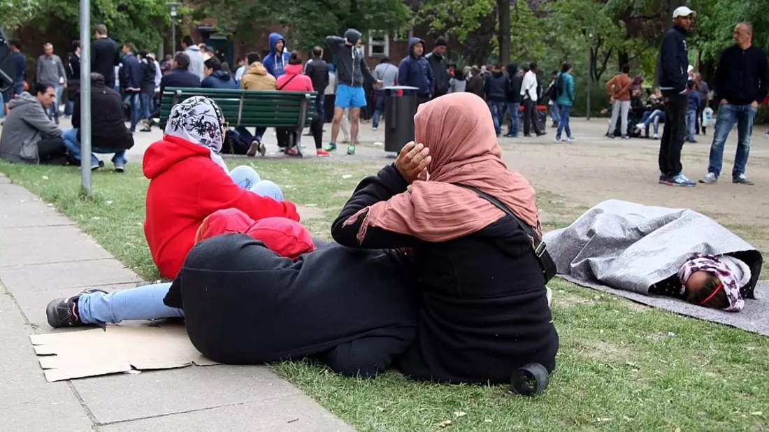 Flüchtlinge an einer Aufnahmestelle (Archiv) - Bild: via dts Nachrichtenagentur