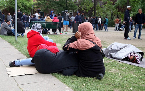 Flüchtlinge an einer Aufnahmestelle (Archiv) - Foto: via dts Nachrichtenagentur